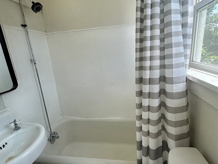 1409 2nd Ave SE #6 — Photo 10