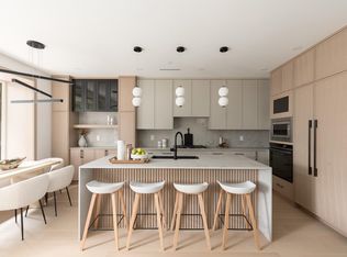 475 W 20th Ave #2, Vancouver, BC V5Y 2C7