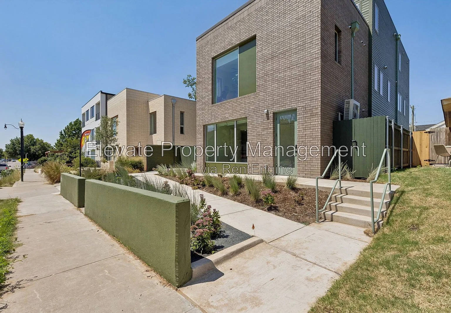 1 bed, 1.0 bath, 633 sqft, $1,425 — Photo 1