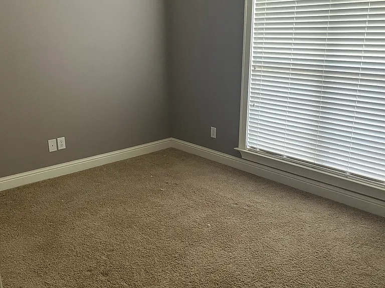 189 Maplewood Dr — Photo 4