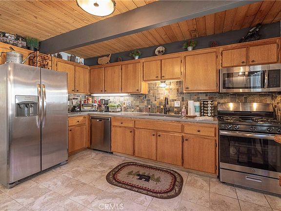 3rd image of 526 Catalina Rd