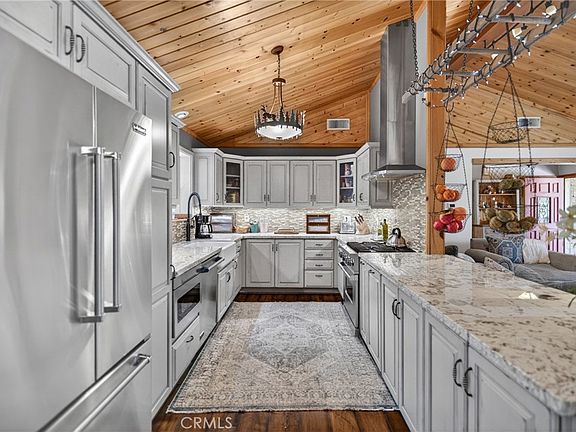 2nd image of 1900 Teton Way