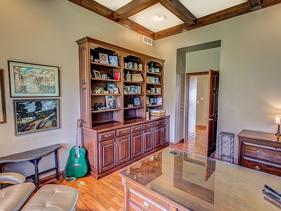 3rd image of 2725 River Bluff Dr