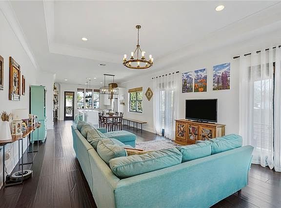 5th image of 5117 Lafaye St