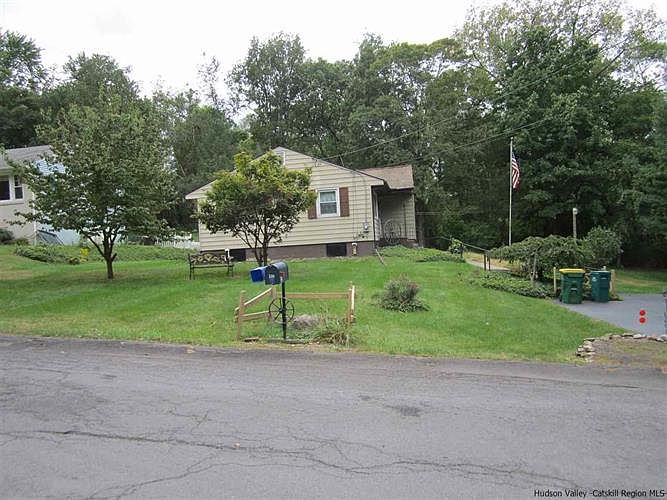 2nd image of 104 Rayna St