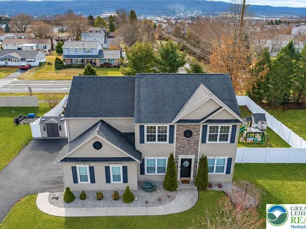 6560 Carmel Dr, Macungie, PA 18062