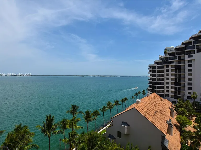540 Brickell Key Dr #1025 — Photo 1