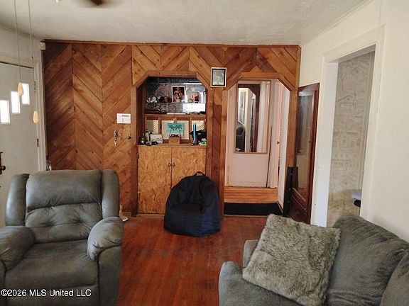 4th image of 144 Plummer Cir