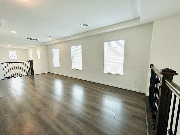 749 Lake Lacosta Dr — Photo 25