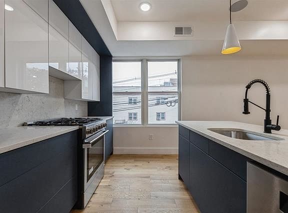 2nd image of 259 Liberty Ave #2