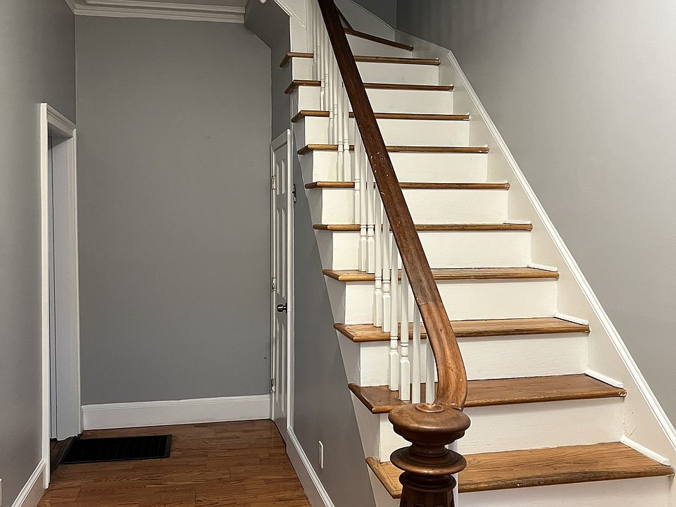 1st image of 26 Carson St