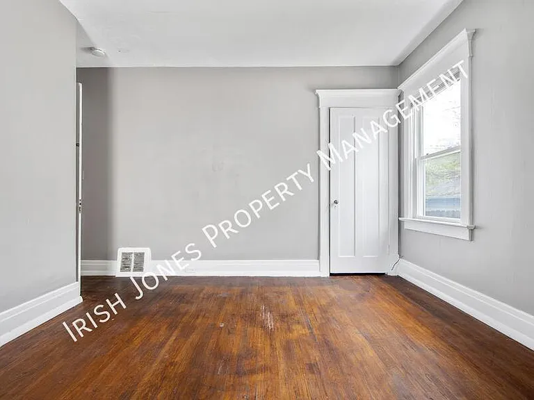 2518 Delaware Ave — Photo 17