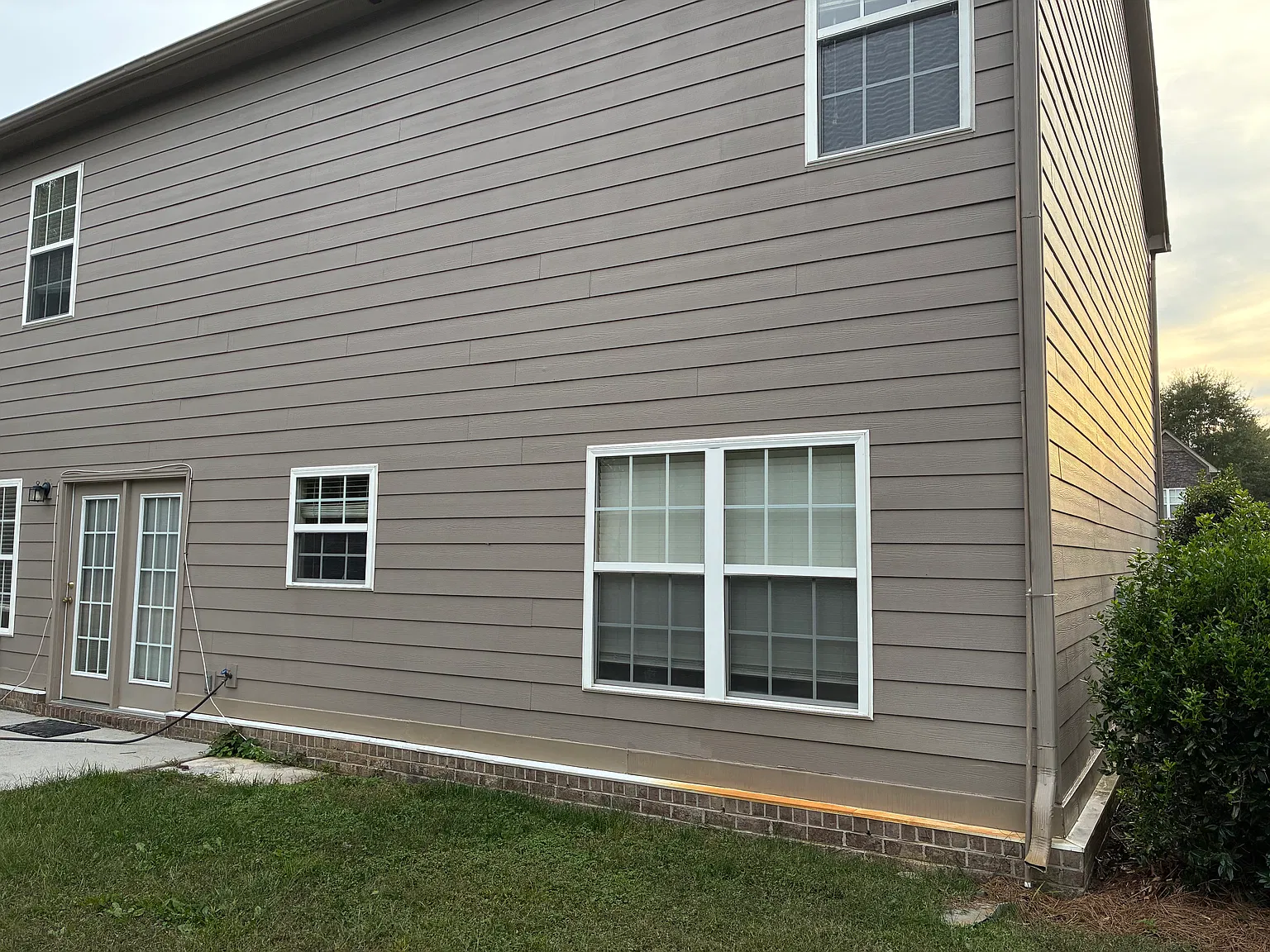 4 bed, 2.5 bath, 2510 sqft, $2,395 — Photo 3