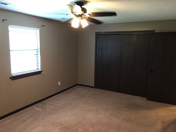 4th image of 511 Columbia Dr APT D