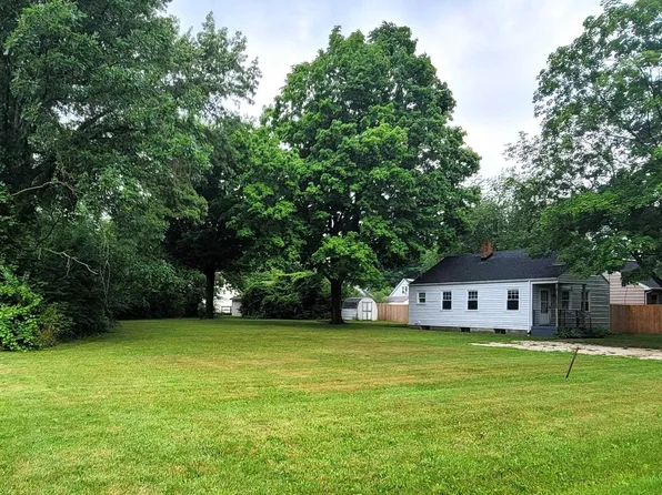 52461 Helmen Ave, South Bend, IN 46637