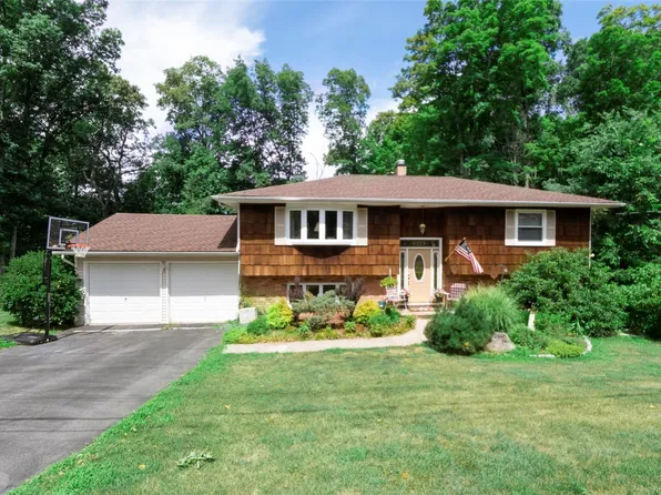 92 Pickerel Road, Monroe, NY 10950