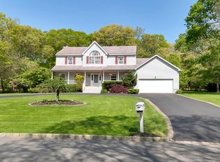 11 Eastbrook Rd, Eastport, NY 11941