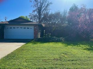 249 W Paradise Avenue, Visalia, CA 93277