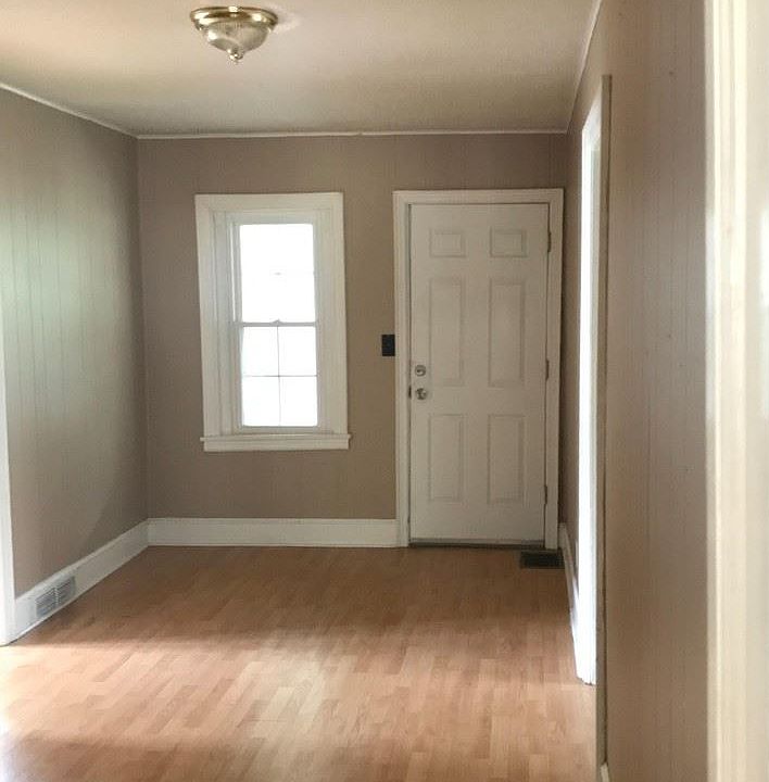 2nd image of 123 E Walker Ave #B