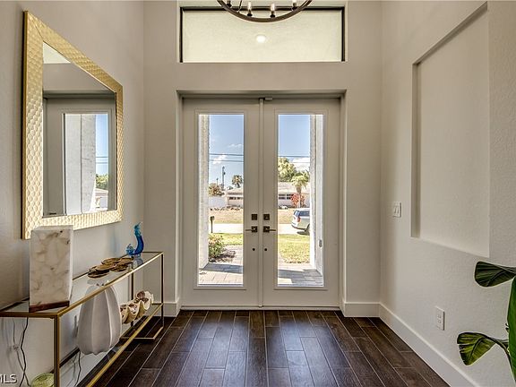4th image of 4413 SE 13th Pl
