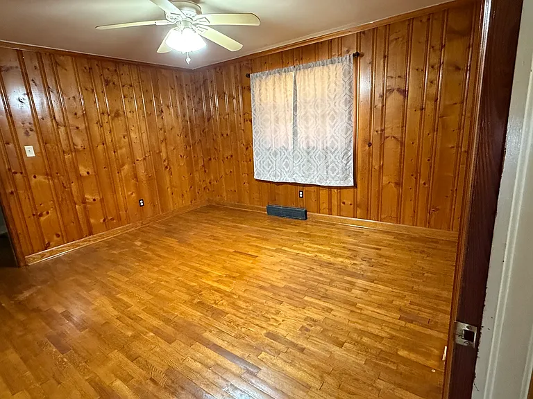 12 Georgia Ave — Photo 4