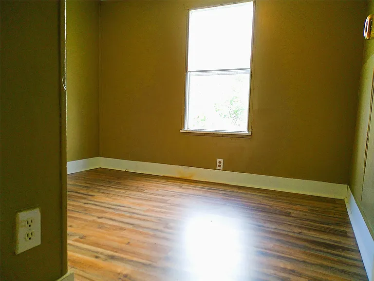2501 McDonald Rd — Photo 8