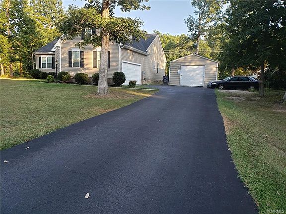 3rd image of 8373 Town Hall Ct