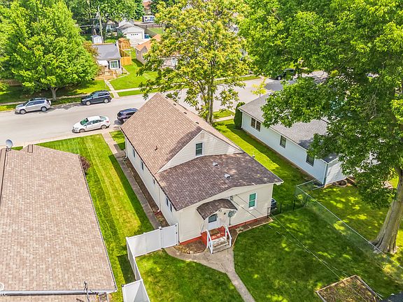 4th image of 1307 Evans Ave
