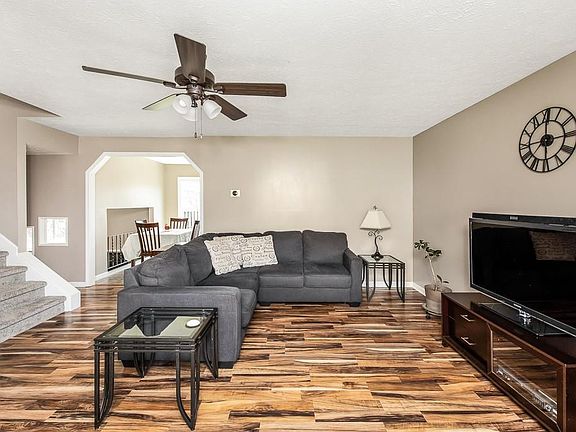 4th image of 645 Oakwood Ave