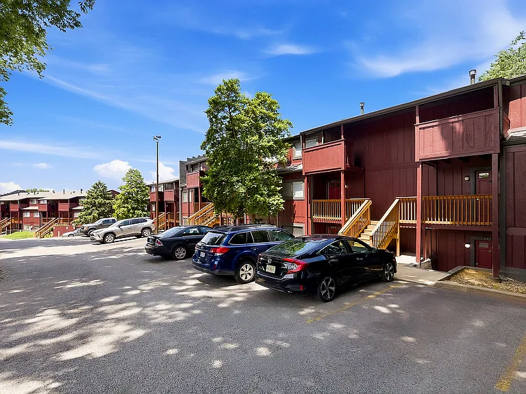 Eagles Eyrie Apartments
