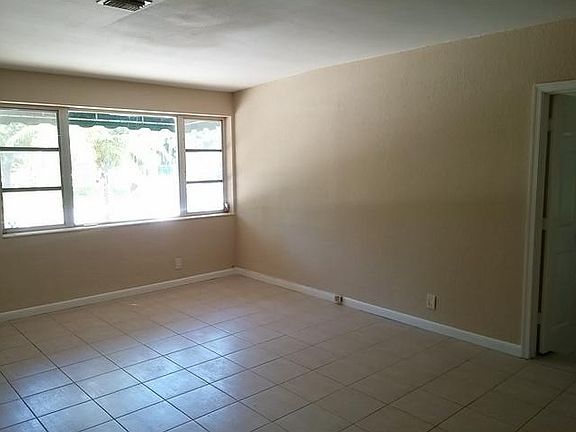 2nd image of 1321 SW 18th St