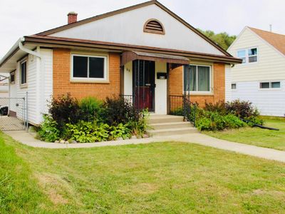 818 South 94th STREET, West Allis, WI, 53214