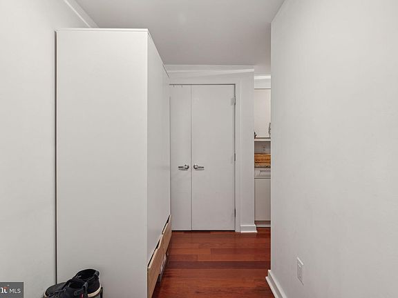 3rd image of 219 S 18th St #414