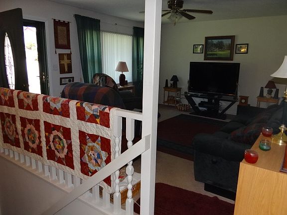 4th image of 1674 Old Oak Ln