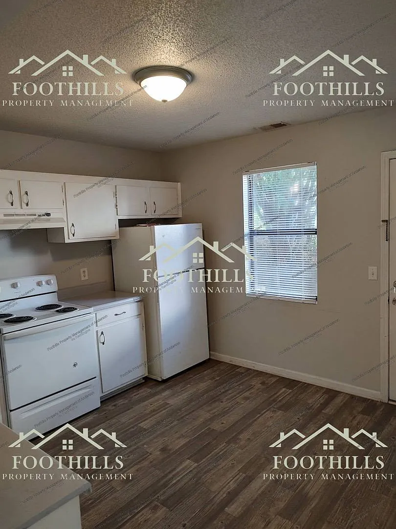 2 bed, 1.5 bath, 1000 sqft, $895 — Photo 4
