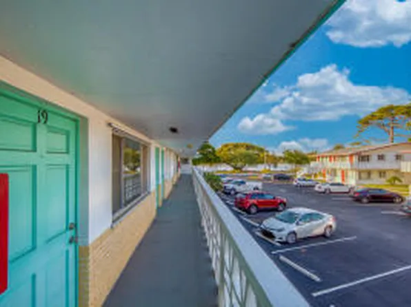 2102 Lake Osborne Drive #19, Lake Worth Beach, FL 33461