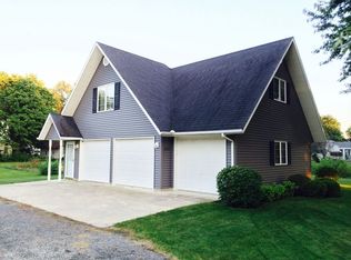 206 S Cherry St, Crescent City, IL