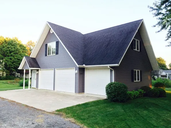 206 S Cherry St, Crescent City, IL 60928