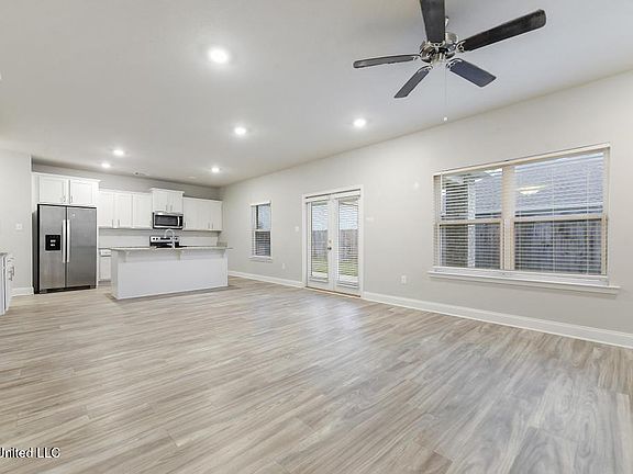 4th image of 12210 Savannah Cir