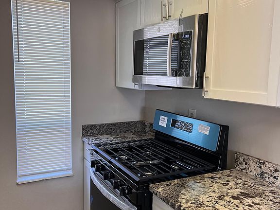 3rd image of 9 King Arthur Ct