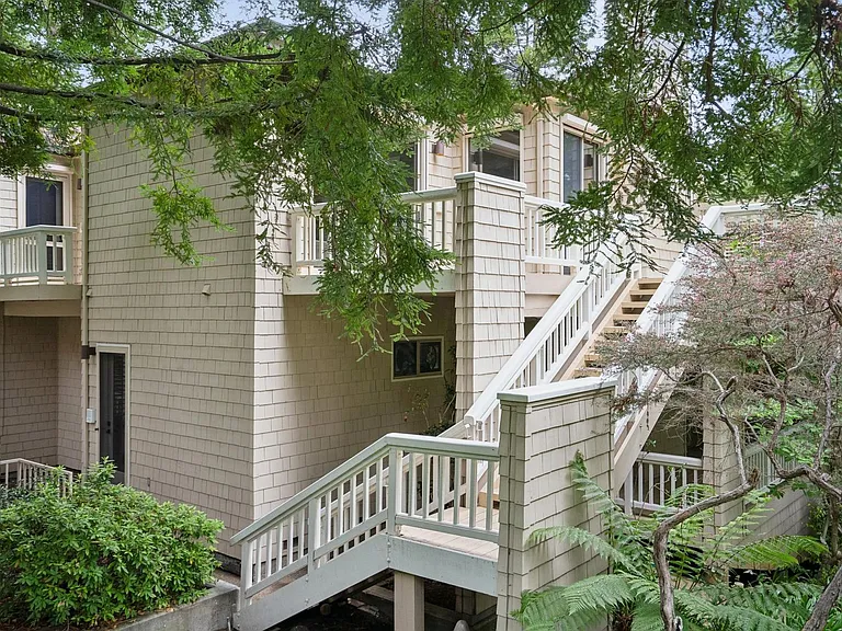 651 Manresa Ln — Photo 40
