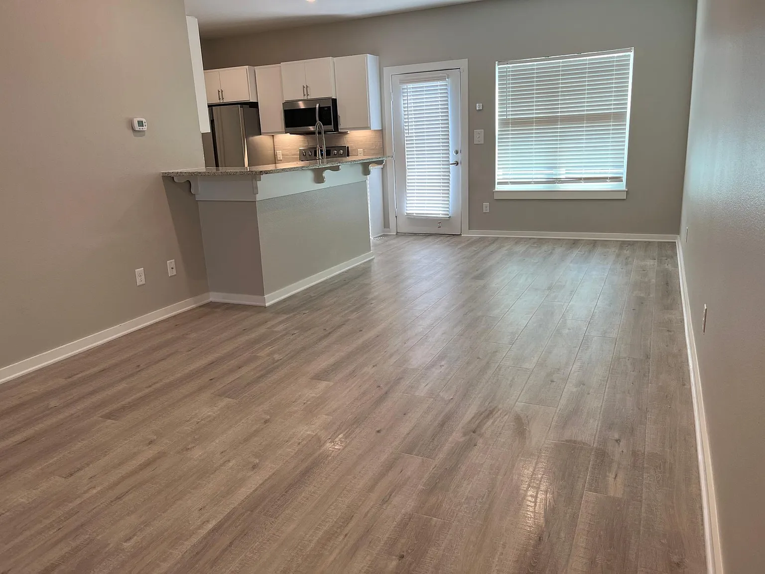 2 bed, 2.5 bath, 1180 sqft, $1,700 — Photo 3