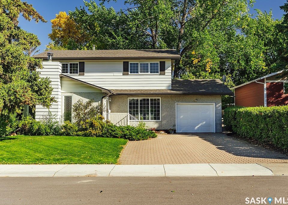 1st image of 11 Moxon Crescent