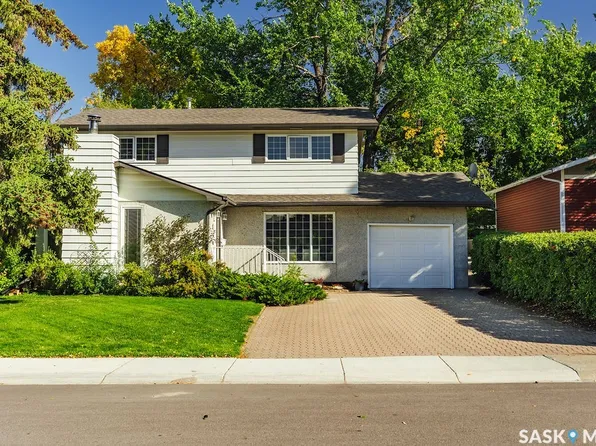 11 Moxon Crescent, Saskatoon, SK S7H 3B8