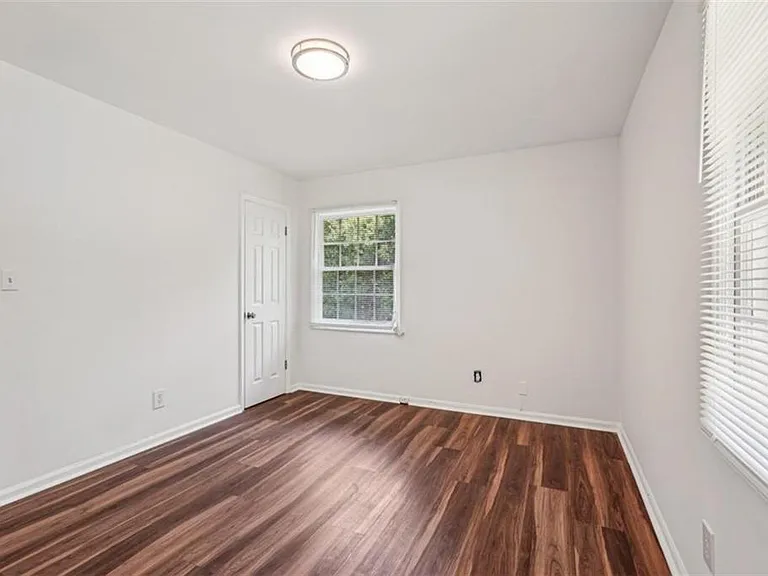 119 Kelso Dr SW — Photo 26