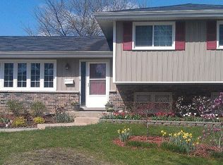 1706 Glen Lake Rd, Hoffman Estates, IL 60169