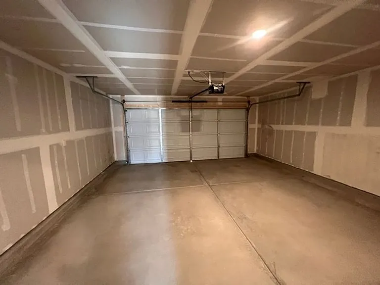 2415 Village Dr — Photo 38