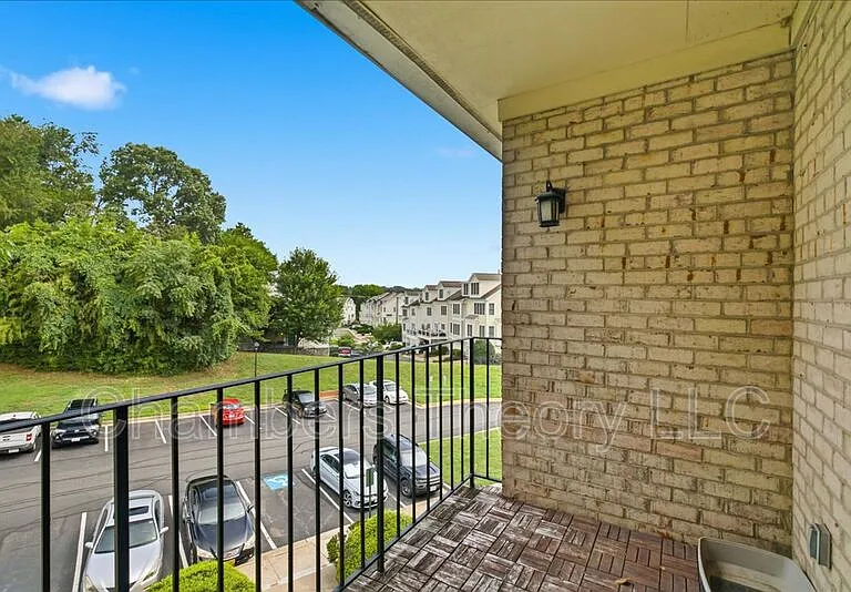 1521 Colonial Dr #304 — Photo 19