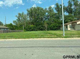 5617 N 66th St, Omaha, NE 68104