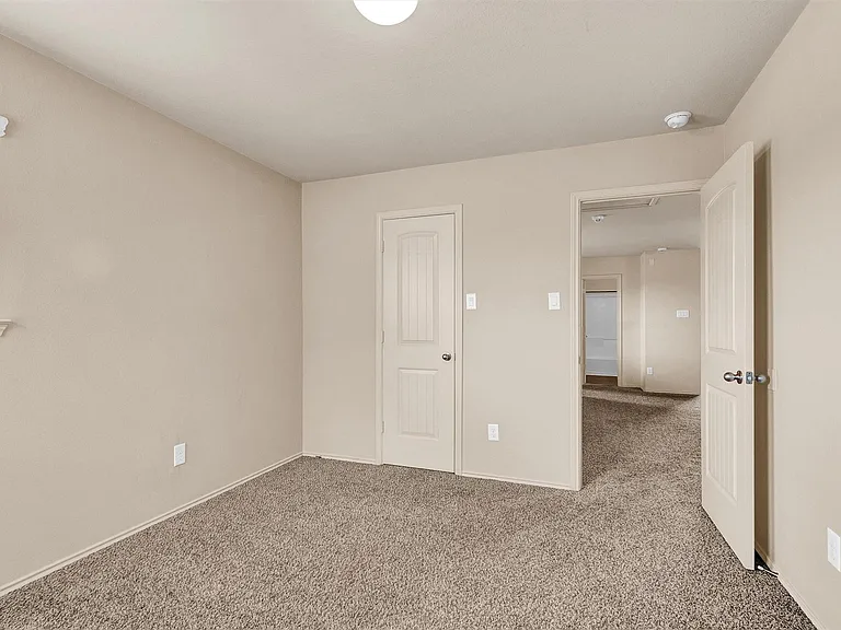 2119 Treasure Mountain Dr — Photo 24